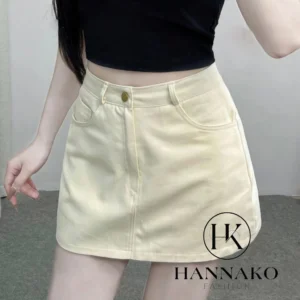 Chân Váy Ngắn Chữ A Ôm Body, Chân Váy Có Quần Trong Lưng Cao Tôn Dáng Moda CV08    ✔️Chất liệu: thun gân dày dặn    ✔️ Kiểu dáng: ôm body, lưng cao    ✔️ Đường may cẩn thận, tỉ mỉ, chắc chắn    ✅ Chất lượng sản phẩm được chọn lọc kỹ, sử dụng chất liệu cao cấp, mềm mịn tạo cảm giác thoải mái nhất khi hoạt động    * Bảng size chỉ mang tính chất tham khảo, chọn mặc form vừa vặn thoải mái, lên xuống size tuỳ theo sở thích ăn mặc của bạn)    🔥 HƯỚNG DẪN SỬ DỤNG     - Khi phơi lộn trái và không phơi trực tiếp dưới ánh nắng mặt trời    - Giặc bình thường, không sử dụng tẩy    - Không sấy khô/ ủi khô sản phẩm.    - Nên phơi sản phẩm ở nơi thoáng mát, tránh để ẩm ướt kéo dài gây mốc.    🔥 ĐIỀU KIỆN ÁP DỤNG ĐỔI/TRẢ HÀNG    - Chỉ nhận đổi trả theo quy định shopee    - Sản phẩm chưa qua sử dụng    * Nếu hàng lỗi do bên shop, shop sẽ hỗ trợ toàn bộ chi phí vận chuyển đổi/trả hàng    #chanvay #chanvaychua #chanvayngan #chanvaynu #chanvaychuangan #vaychua #chanvaycongso